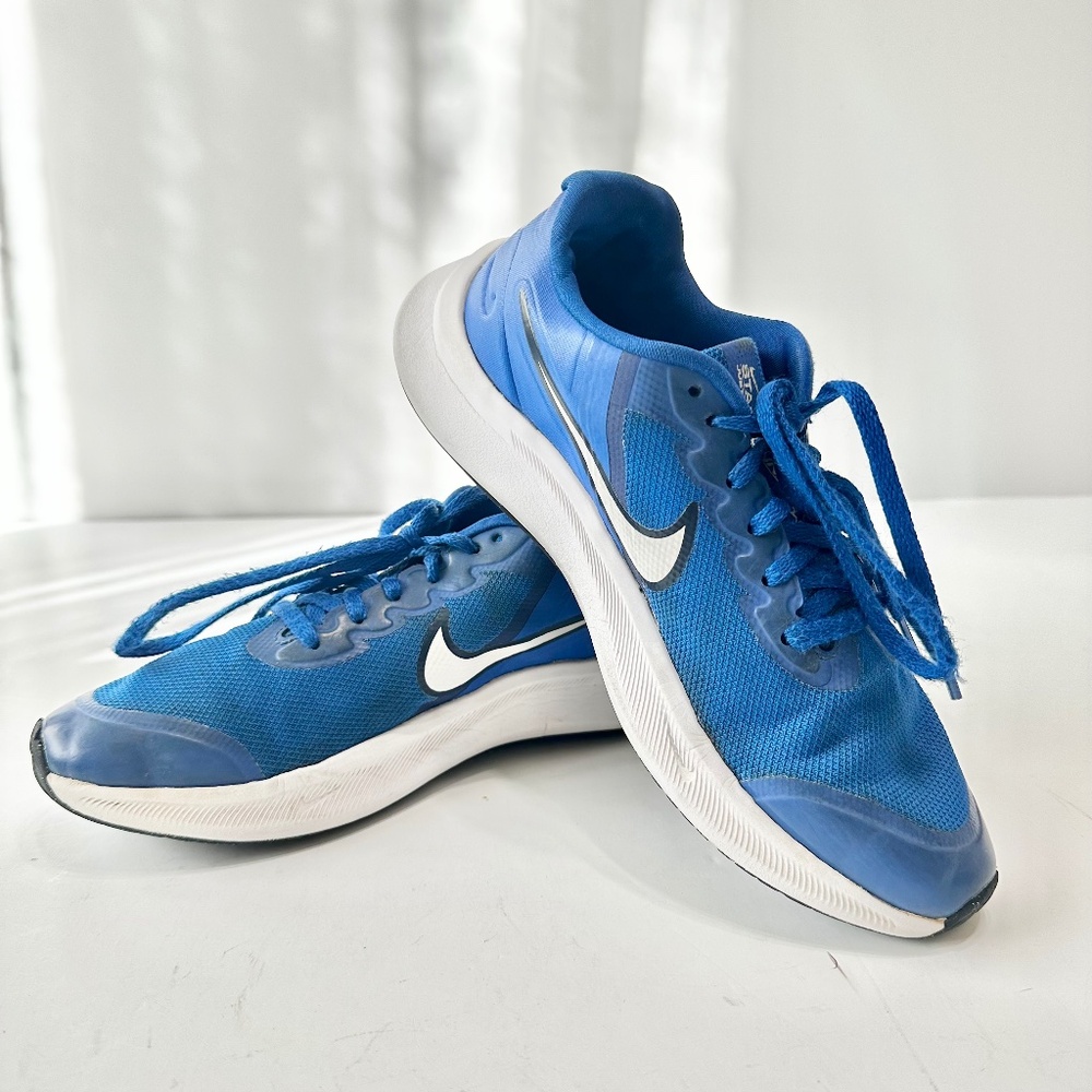 Nike Star Runner Boys Running Shoes Size 4.5 Youth Royal Blue Big Kids